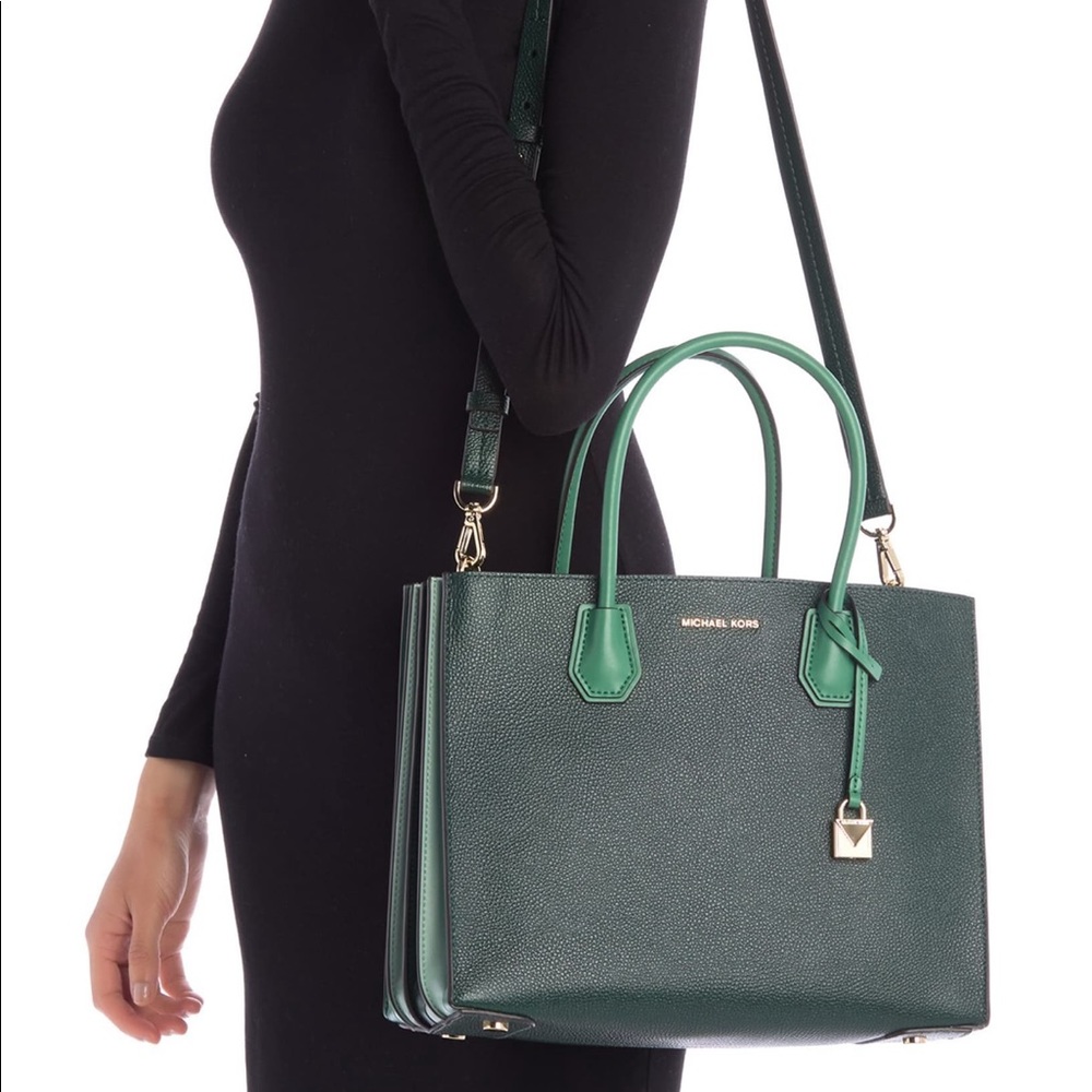 Michael Kors Large Tri- Color Accordion Sa…